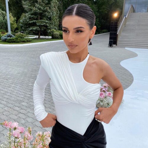 Style  Tight Half Sleeves Jumpsuit Autumn New Sexy One-Shoulder Pleated Jumpsuit in Bodysuits
