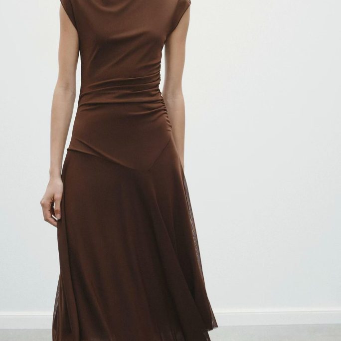 Round Neck Sleeveless Pleated Decoration Silk Net Dress in Dresses