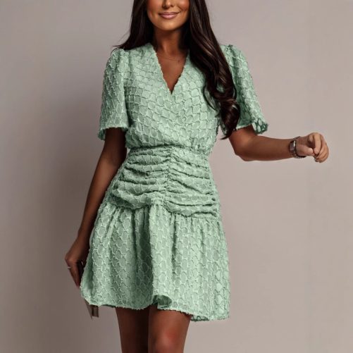 V Neck Waist Trimming Short Sleeved Plaid Pleated Dress in Dresses