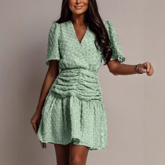 V Neck Waist Trimming Short Sleeved Plaid Pleated Dress in Dresses